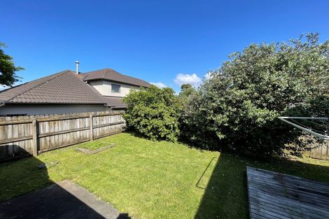 Photo of property in 21 Lisa Rise, Half Moon Bay, Auckland, 2012