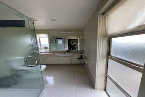 Photo of property in 1/170 East Coast Road, Forrest Hill, Auckland, 0620