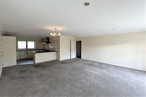 Photo of property in 33a Minaret Drive, Bucklands Beach, Auckland, 2014