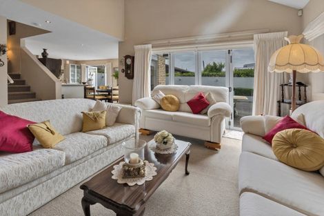 Photo of property in 100 Howe Street, Howick, Auckland, 2014