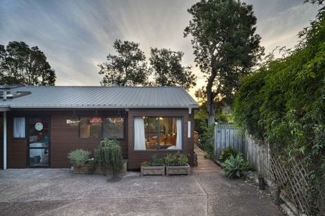 Photo of property in 1/27 Salem Place, Torbay, Auckland, 0630