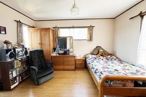 Photo of property in 3 Murano Place, Chatswood, Auckland, 0626