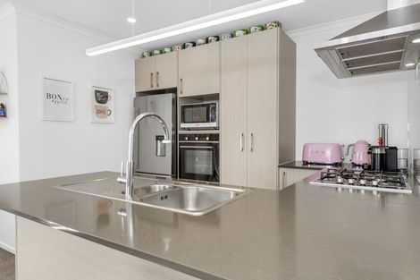 Photo of property in 25 Kapowai Boulevard, Takanini, 2112