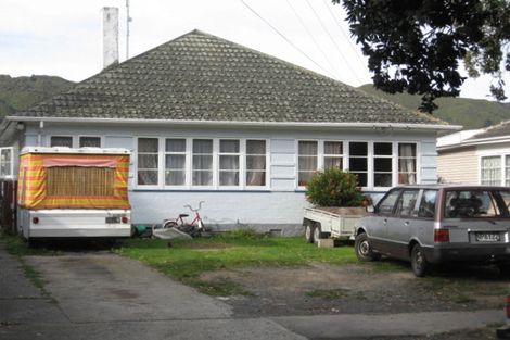 Photo of property in 56 Hall Crescent, Epuni, Lower Hutt, 5011