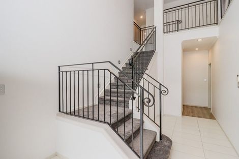 Photo of property in 16 Kinmont Rise, East Tamaki Heights, Auckland, 2016