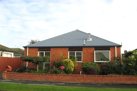 Photo of property in 10 Sawyers Arms Road, Northcote, Christchurch, 8052