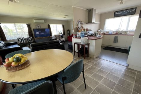 Photo of property in 1/5 Solveig Place, Randwick Park, Auckland, 2105