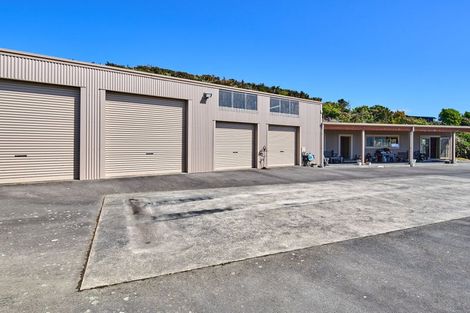 Photo of property in 132 Bing Lucas Drive, Tawa, Wellington, 5028