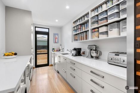 Photo of property in 28 Orr Crescent, Hutt Central, Lower Hutt, 5011