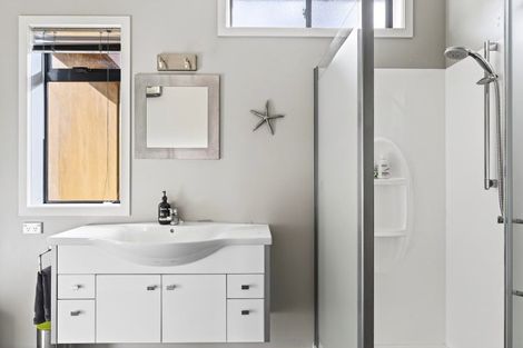 Photo of property in 49 Moana Road, Okitu, Gisborne, 4010