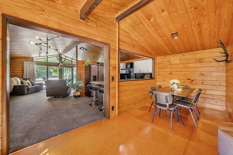 Photo of property in 135 Plateau Road, Te Marua, Upper Hutt, 5018