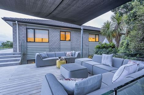 Photo of property in 137 Luckens Road, West Harbour, Auckland, 0618