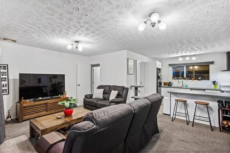 Photo of property in 3/29 Garelja Road, Henderson, Auckland, 0612