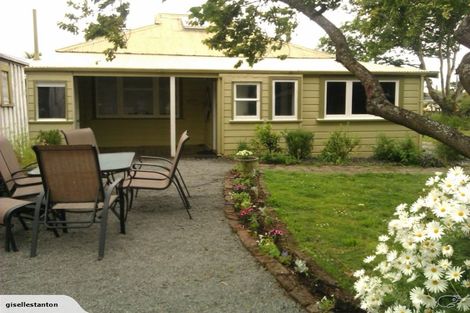 Photo of property in 33 Dublin Street, Martinborough, 5711