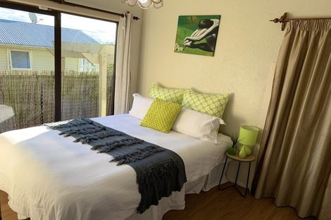 Photo of property in 2/39 Brunton Place, Glenfield, Auckland, 0629