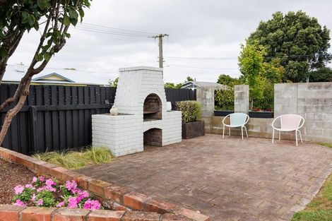 Photo of property in 30 Cuba Street, Marton, 4710