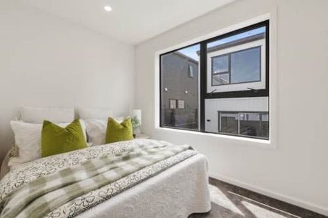 Photo of property in 23 Argo Drive, Half Moon Bay, Auckland, 2012
