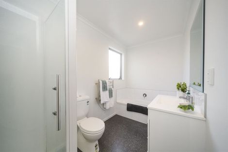 Photo of property in 56 Exeter Crescent, Takaro, Palmerston North, 4412