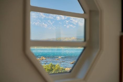 Photo of property in 189 Breaker Bay Road, Breaker Bay, Wellington, 6022