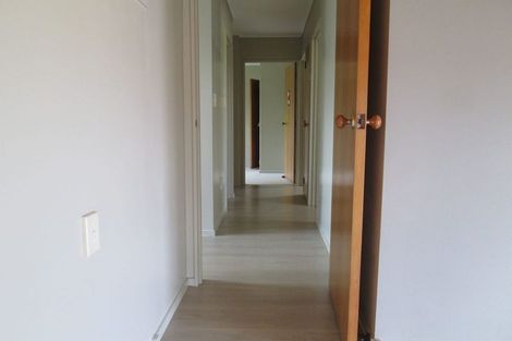 Photo of property in 2/30 Barbados Drive, Unsworth Heights, Auckland, 0632