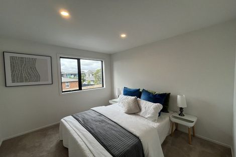 Photo of property in 27c Dawnhaven Drive, Te Atatu Peninsula, Auckland, 0610