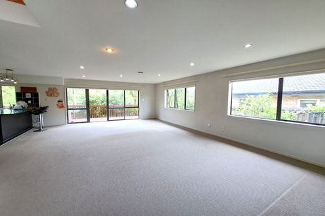 Photo of property in 3 Spoonbill Place, Unsworth Heights, Auckland, 0632