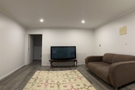 Photo of property in 17a Glendon Avenue, Avondale, Auckland, 1026