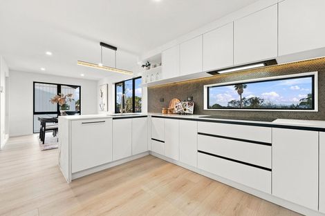 Photo of property in 8b Stanley Avenue, Milford, Auckland, 0620