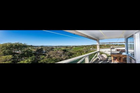 Photo of property in 9-11 Thimble Lane, Whitby, Porirua, 5024