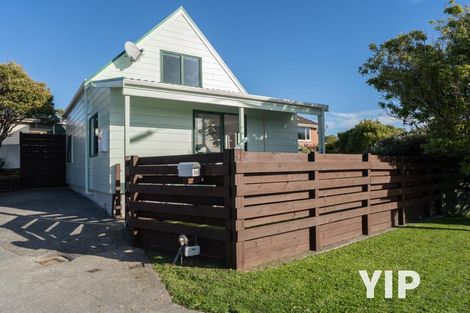 Photo of property in 32a Horokiwi Road West, Newlands, Wellington, 6037