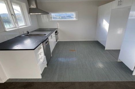 Photo of property in 7 Cheshire Street, Cannons Creek, Porirua, 5024