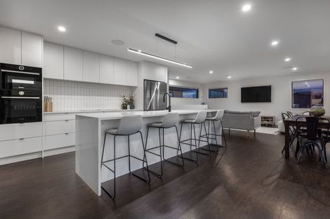 Photo of property in 94 Kotare Street, Waikanae, 5036