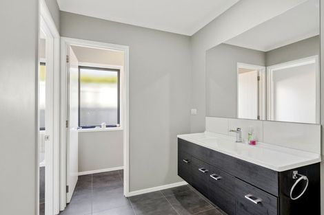 Photo of property in 7 Centre Crescent, Wanaka, 9305