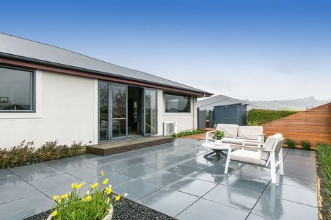 Photo of property in 1 Sunninghurst Drive, Fairfield, Dunedin, 9018