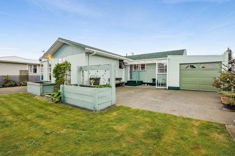 Photo of property in 7 Murray Avenue, Hawera, 4610