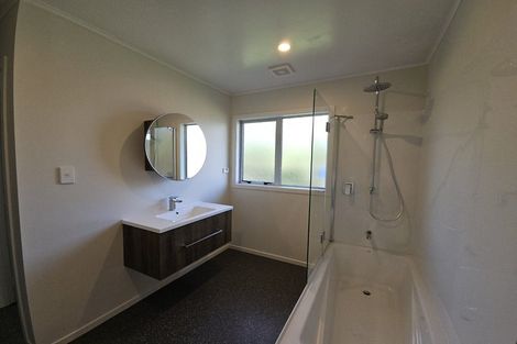Photo of property in 4/18 Lambley Road, Titahi Bay, Porirua, 5022