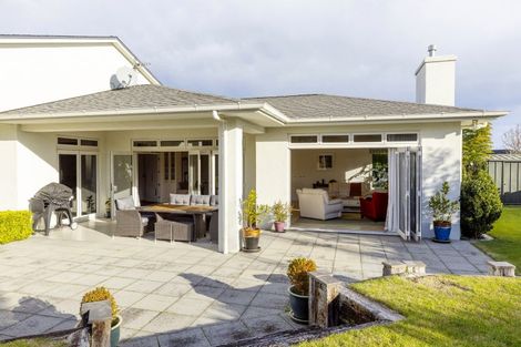 Photo of property in 25 Magnolia Rise, Waipahihi, Taupo, 3330