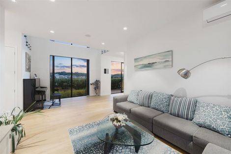 Photo of property in 6 Kina Place, Long Bay, Auckland, 0630