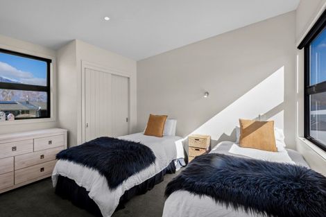 Photo of property in 4 Oregon Drive, Kelvin Heights, Queenstown, 9300