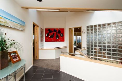 Photo of property in 33 Beulah Avenue, Rothesay Bay, Auckland, 0630