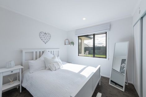 Photo of property in 4 Les Wakefield Road, Mapua, 7005