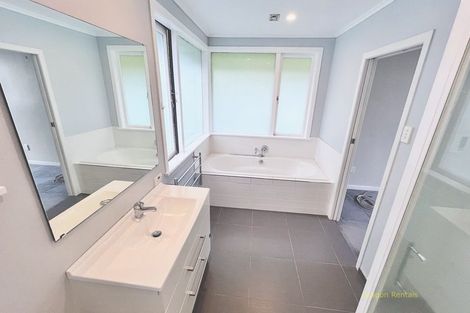 Photo of property in 8 Jellicoe Road, Murrays Bay, Auckland, 0630