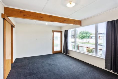 Photo of property in 17 John Street, Levin, 5510