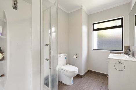 Photo of property in 13 Mangakoea Place, St Andrews, Hamilton, 3200