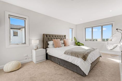 Photo of property in 33 Te Oneroa Way, Long Bay, Auckland, 0630