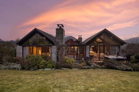 Photo of property in 31 Hackett Road, Jacks Point, Queenstown, 9371