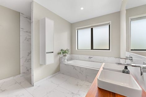 Photo of property in 19 Lacebark Drive, Kinloch, Taupo, 3377