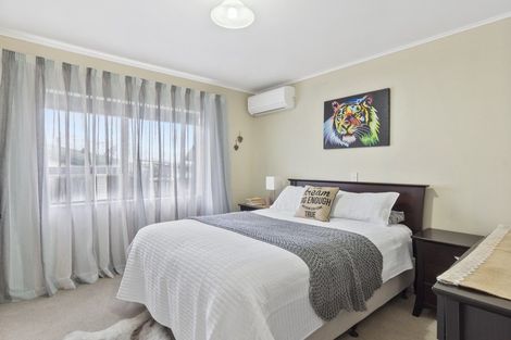 Photo of property in 17 Esmae Place, Dinsdale, Hamilton, 3204