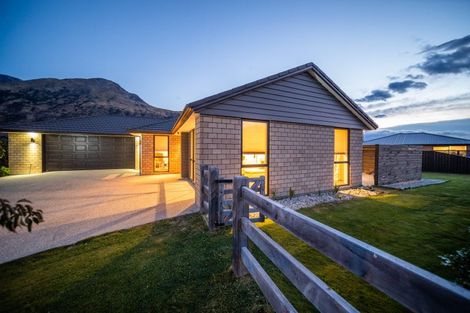 Photo of property in 4 Banbury Terrace, Lower Shotover, Queenstown, 9304