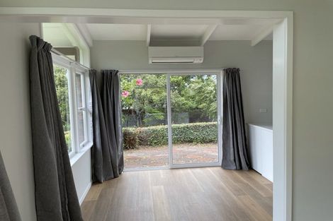 Photo of property in 14 Raymond Terrace, Northcote, Auckland, 0627